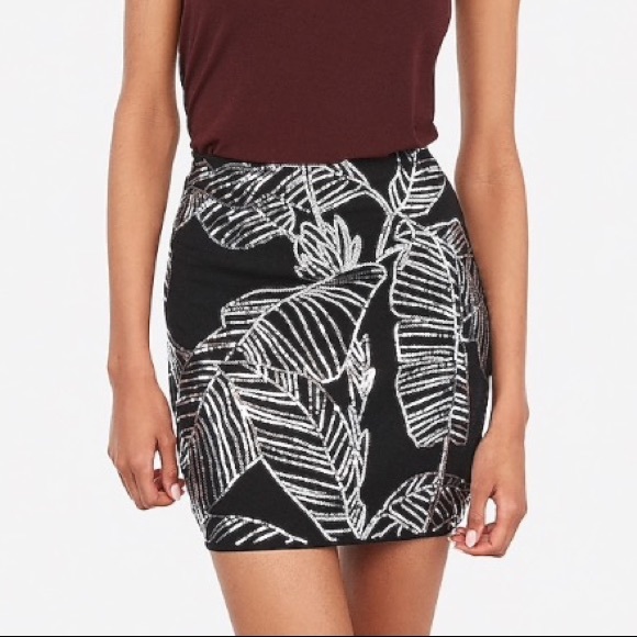 🌸Express High-Waisted Sequin Palm Mini Skirt - Picture 2 of 8